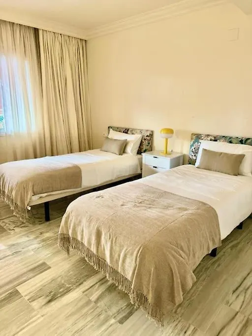 Magna Marbella 2 Bed Apt With Speacular Sea Views 0*,  Spanje